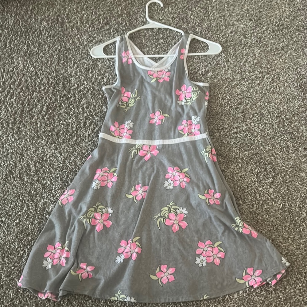 im selling a nice casual dress with pink flowers on it